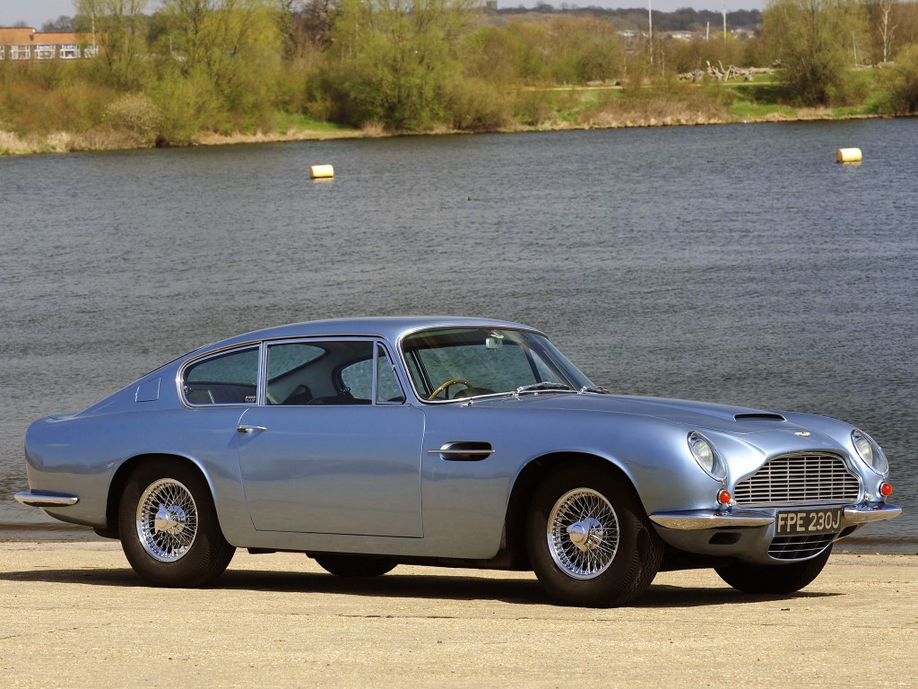 Aston Martin DB6 (Automático)